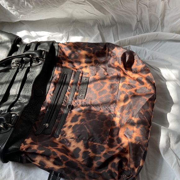 B. Makowsky Oversized Tote/Satchel - Picture 12 of 16